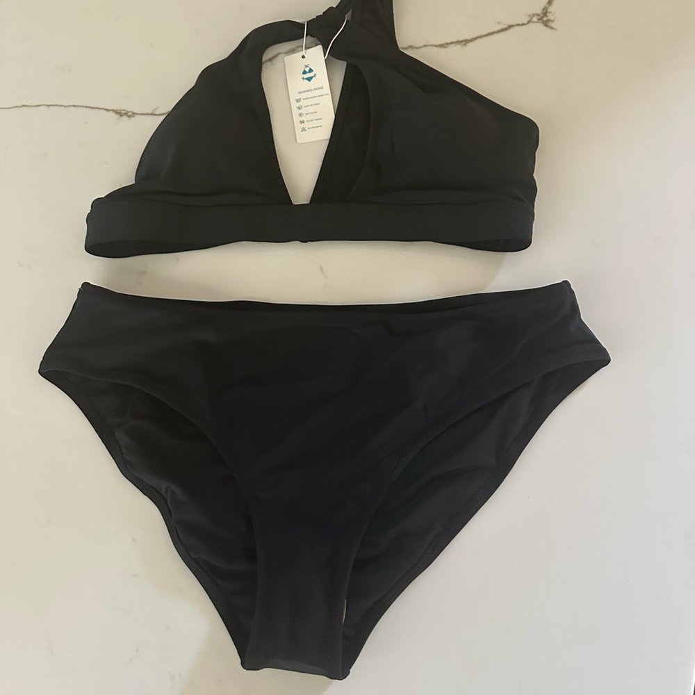 NWT-Beachsissi Black One Shoulder‎ Bikini-Size XL
